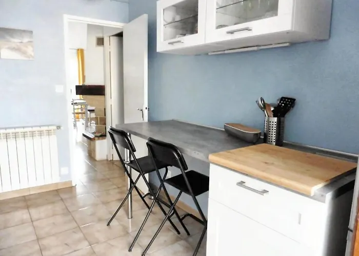 Casa de Férias Maison Avec Jardin à - Confort Et Tranquillité