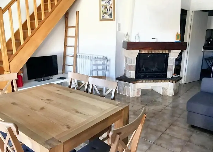 Maison Avec Jardin A - Confort Et Tranquillite *